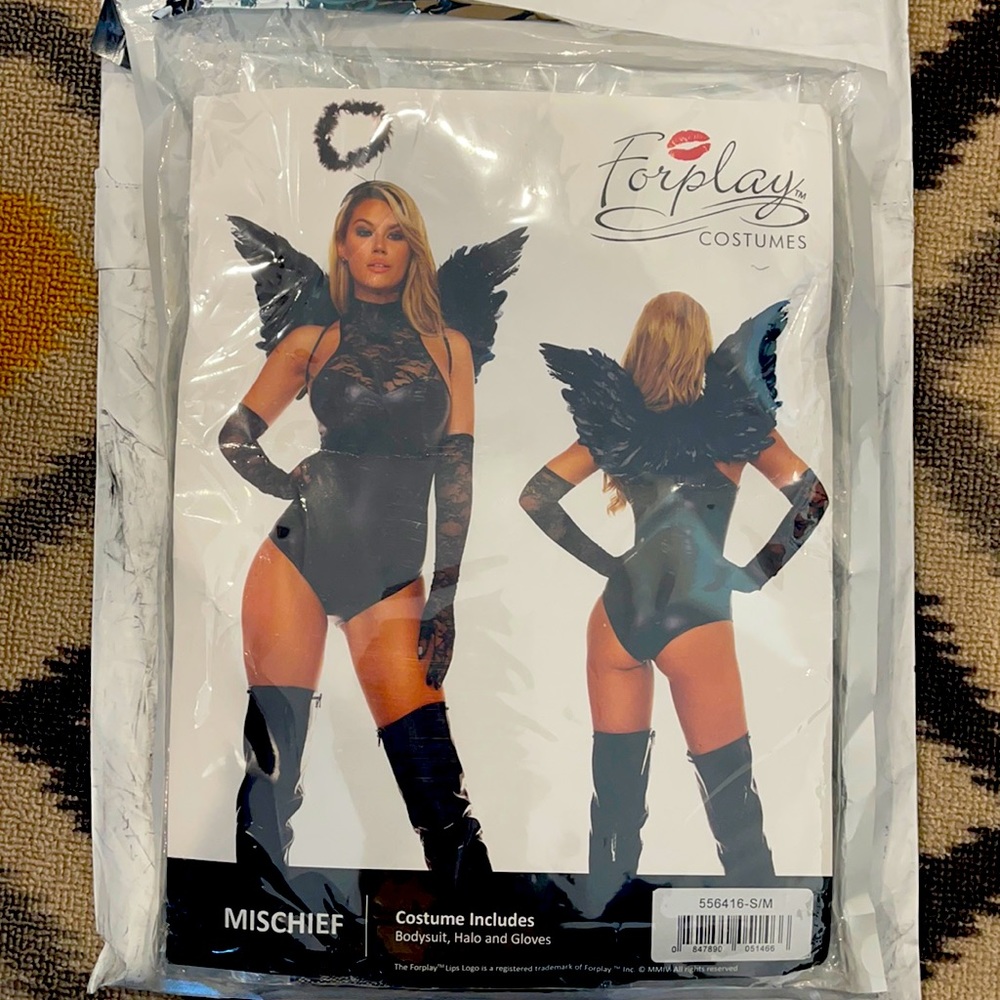 HALLOWEEN BNneverworn Halloween Costume!  Size S/M
